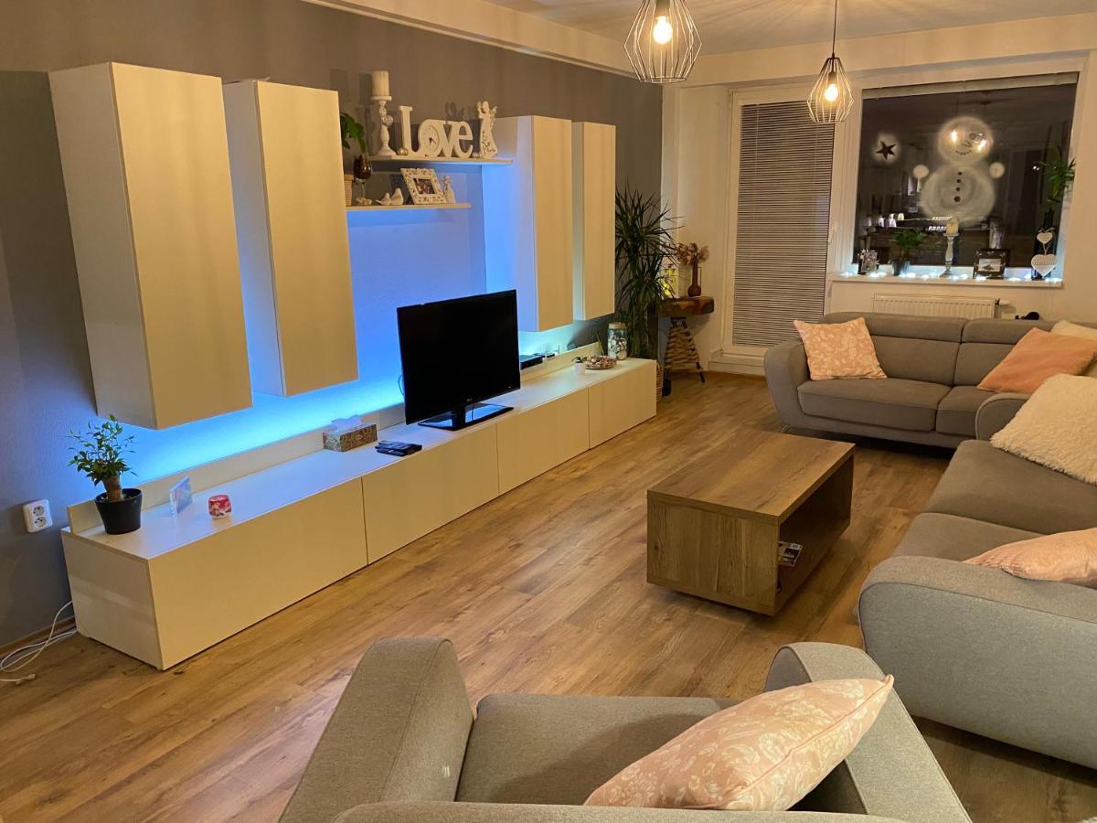 Апартаменти Apartman Slnecna Terasa S Vlastnym Parkovanim Na 2 Auta Жиліна Екстер'єр фото