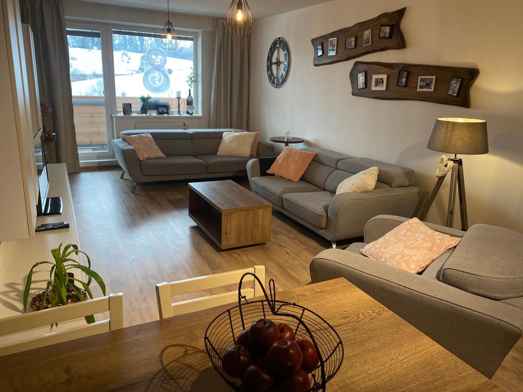 Апартаменти Apartman Slnecna Terasa S Vlastnym Parkovanim Na 2 Auta Жиліна Екстер'єр фото