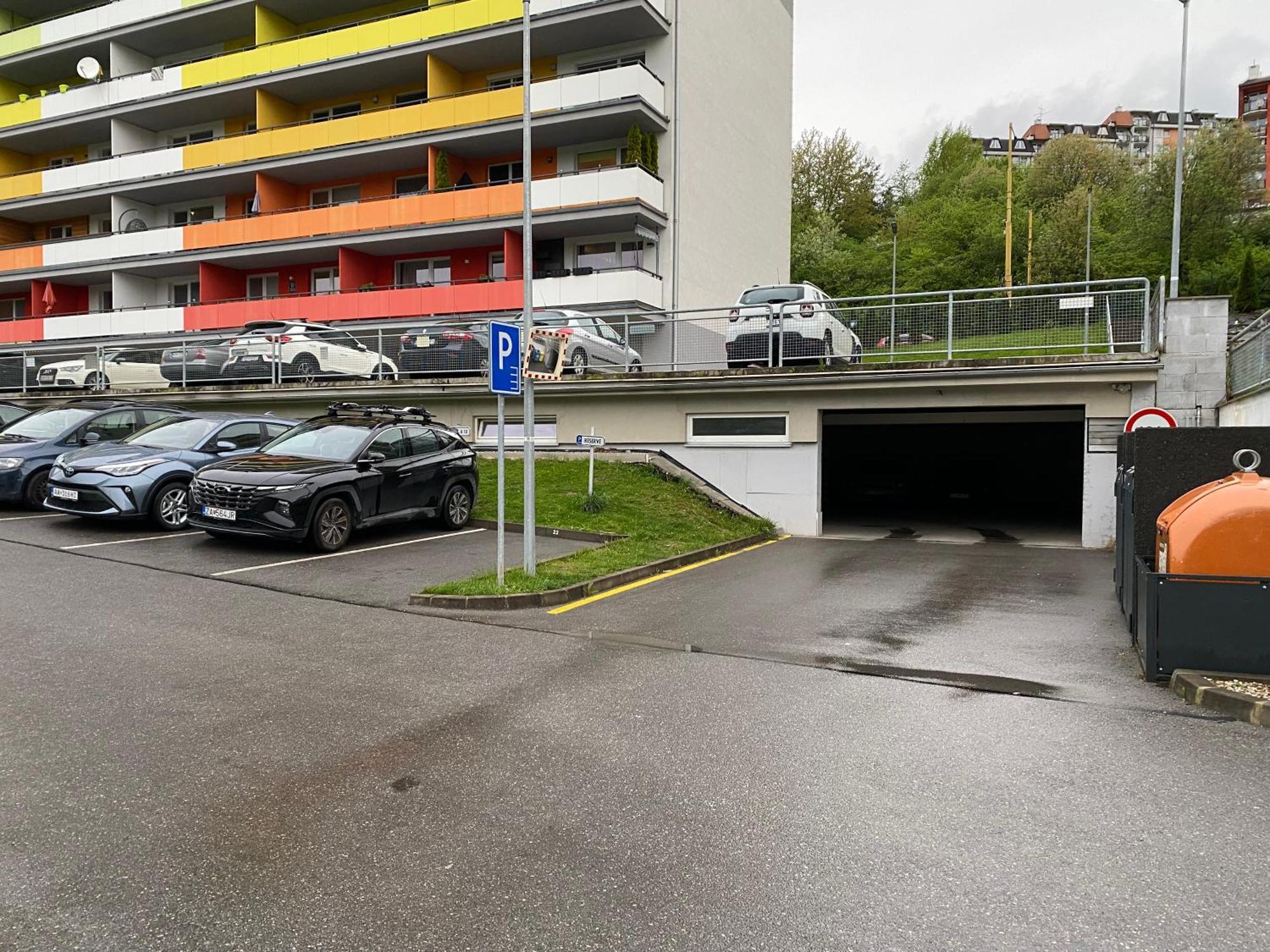 Апартаменти Apartman Slnecna Terasa S Vlastnym Parkovanim Na 2 Auta Жиліна Номер фото